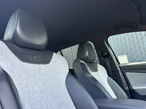 Used 2023 Volkswagen ID.4 Pro RWD image 17