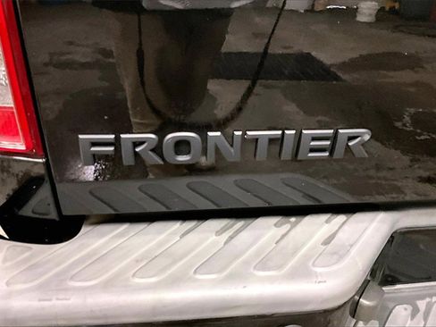 Used 2020 Nissan Frontier SV w/ Midnight Edition Floor Mats image 21