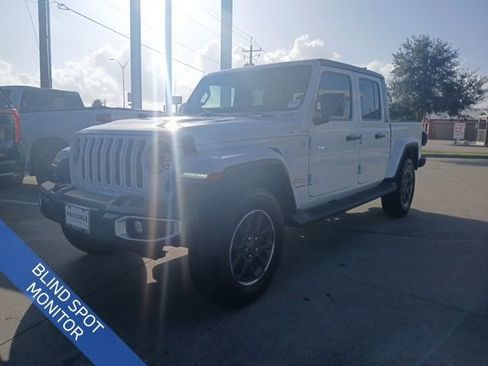 Used 2023 Jeep Gladiator Overland w/ Popular Equipment Package AWD/4WD image 3
