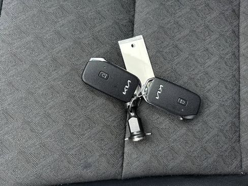 Certified 2022 Kia Niro LXS image 31