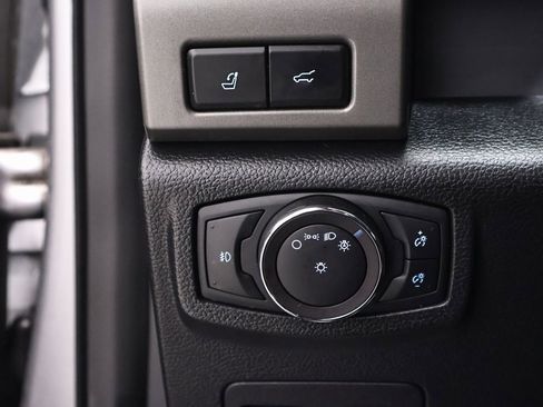 Certified 2019 Ford Expedition XLT w/ Equipment Group 202A image 27