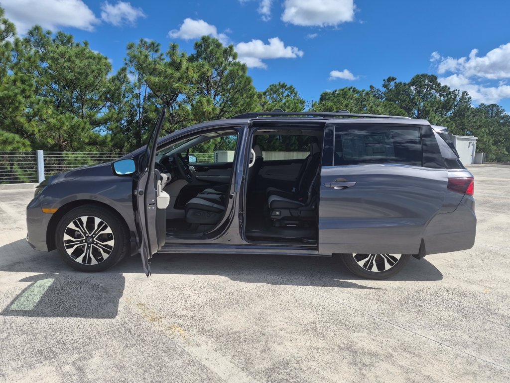 New 2027 Honda Odyssey Elite image 4