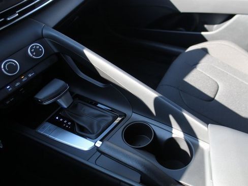 New 2026 Hyundai Elantra SE image 20