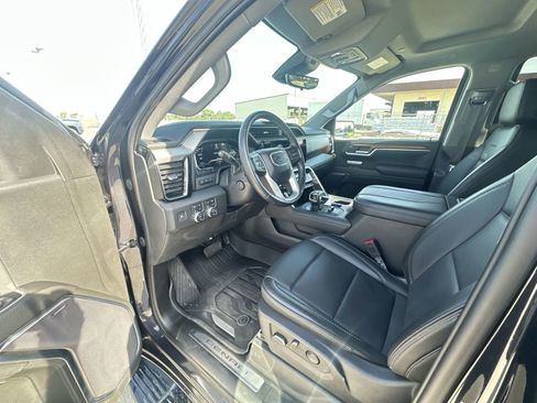 Used 2023 GMC Sierra 1500 Denali w/ Technology Package AWD/4WD image 10