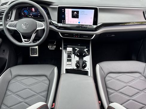 New 2025 Volkswagen Atlas Peak Edition SE AWD/4WD image 13
