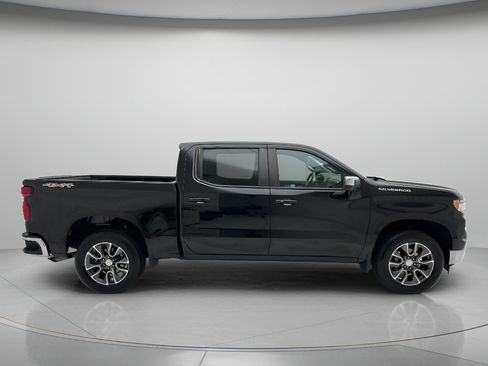 Used 2024 Chevrolet Silverado 1500 LT AWD/4WD image 4