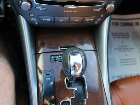 Used 2011 Lexus IS 350C w/ Luxury Pkg image 29