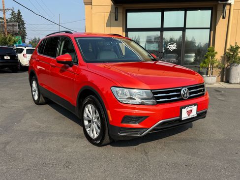 Used 2019 Volkswagen Tiguan SE FWD image 1