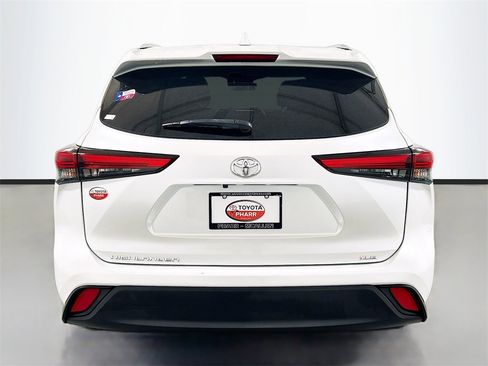 Used 2023 Toyota Highlander L image 5