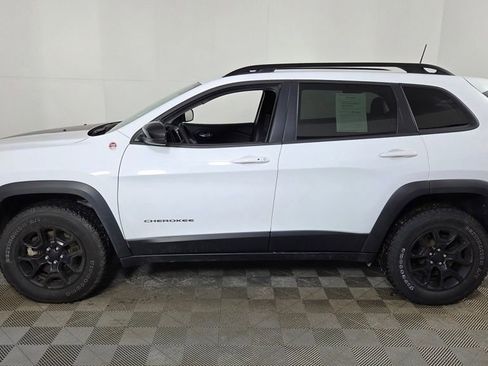 Used 2022 Jeep Cherokee Trailhawk w/ Trailer Tow Group image 5