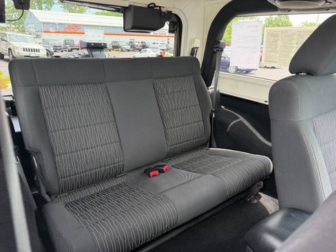 Used 2012 Jeep Wrangler Sahara AWD/4WD image 13