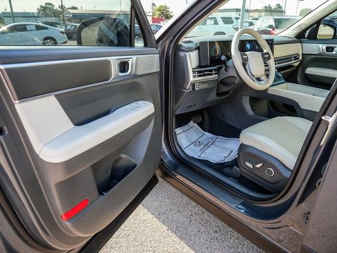 Used 2026 Hyundai Santa Fe SEL FWD image 33