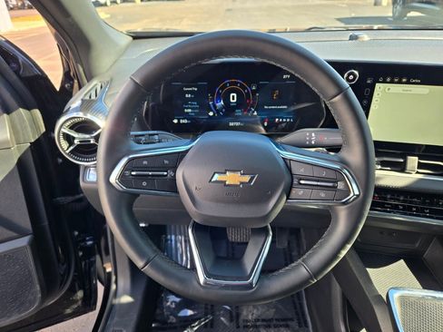 Certified 2025 Chevrolet Equinox LT image 30