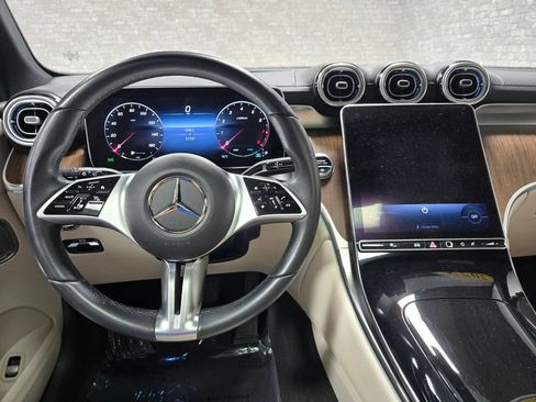 Used 2023 Mercedes-Benz GLC 300 4MATIC image 17