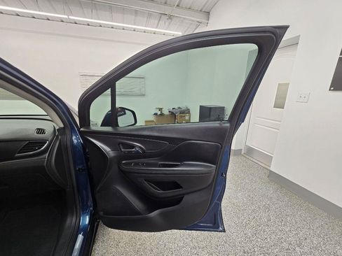 Used 2020 Buick Encore Preferred FWD image 30