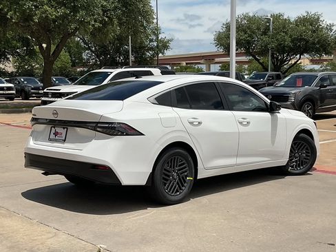 New 2026 Nissan Sentra SV FWD image 4