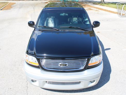 Used 2003 Ford F150 Harley-Davidson image 16