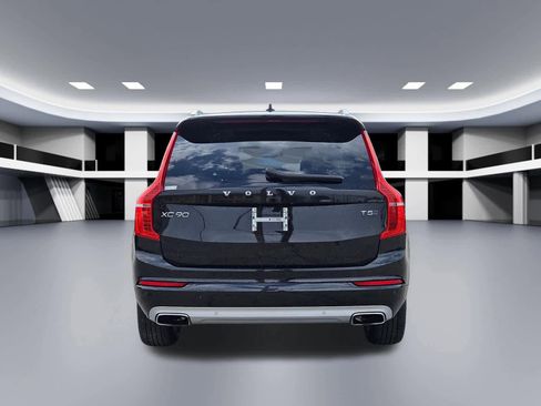 Used 2021 Volvo XC90 T5 Momentum image 5