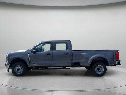 New 2026 Ford F350 XL w/ XL Chrome Package image 45