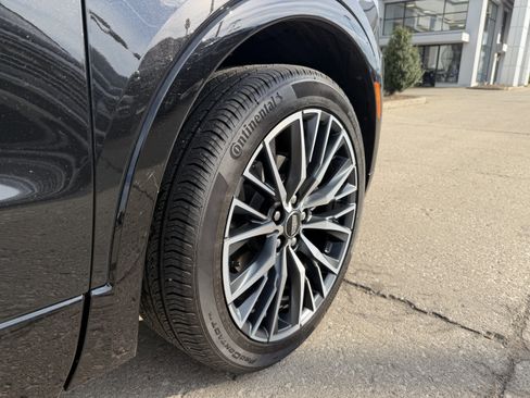 Used 2025 Cadillac XT4 Sport image 21