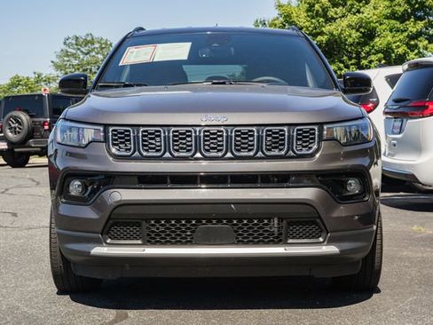 Used 2024 Jeep Compass Limited AWD/4WD image 3