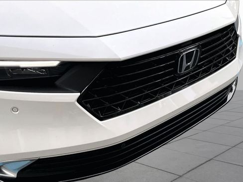 Used 2023 Honda Accord Touring image 30