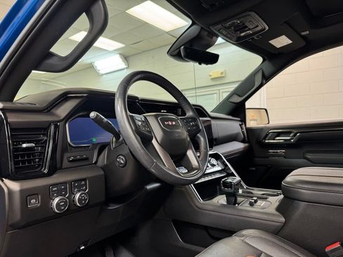 Used 2023 GMC Sierra 1500 AT4 w/ Technology Package AWD/4WD image 17