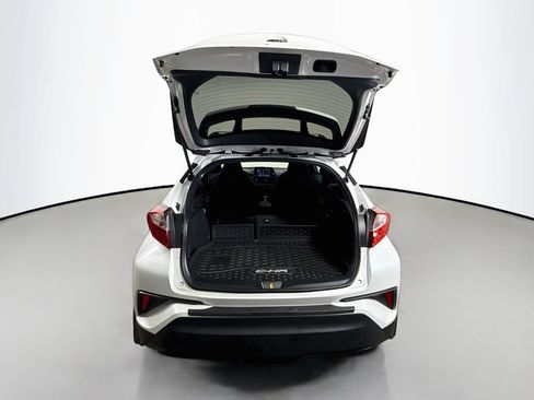 Certified 2022 Toyota C-HR XLE FWD image 22