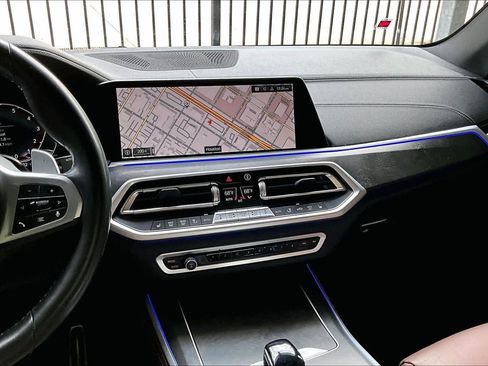 Used 2022 BMW X5 sDrive40i w/ M Sport Package image 6