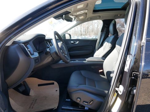 New 2025 Volvo XC60 B5 Plus w/ Climate Package image 5