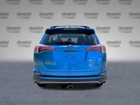 Used 2018 Toyota RAV4 XLE AWD/4WD image 8