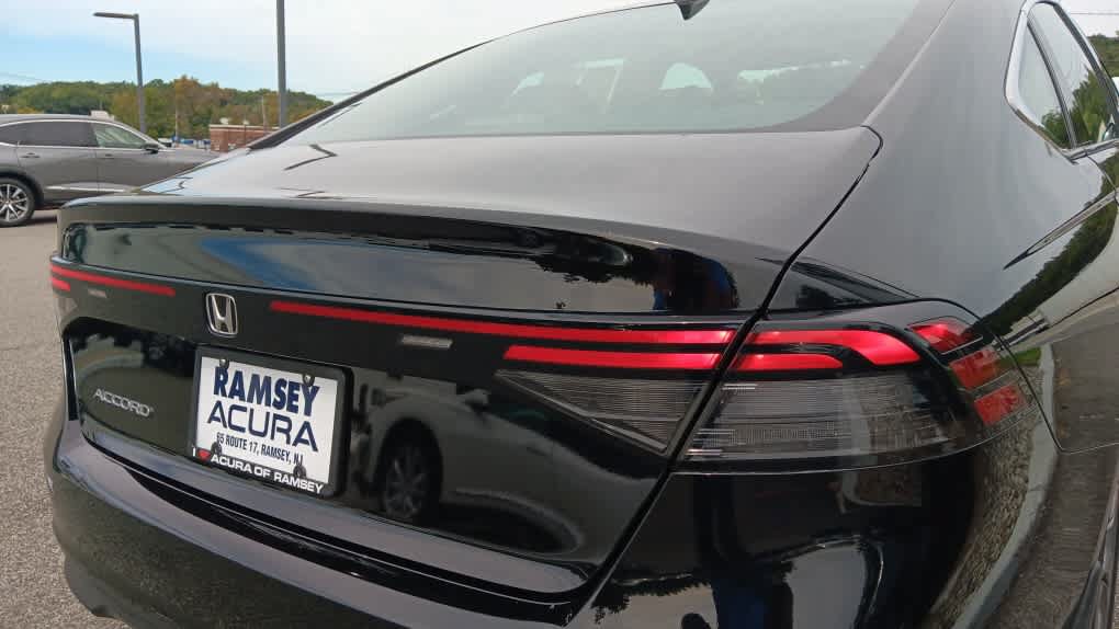 Used 2023 Honda Accord EX image 5