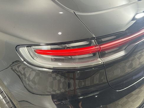 Used 2020 Porsche Macan S w/ Premium Package Plus image 35