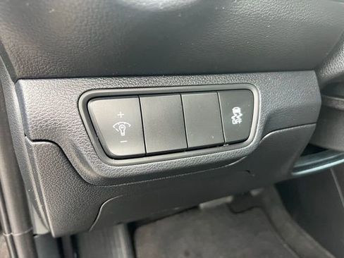 Used 2022 Kia Forte LXS image 17