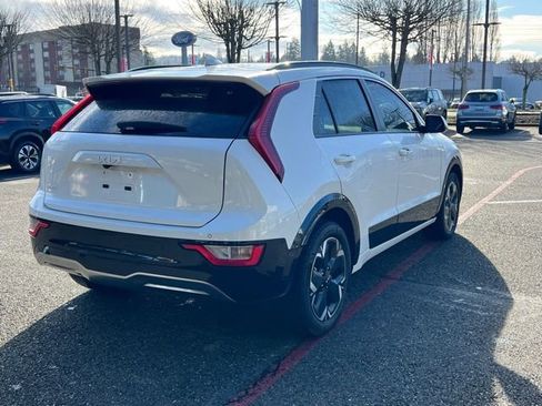 Used 2023 Kia Niro Wind w/ Wind Preserve Package image 6