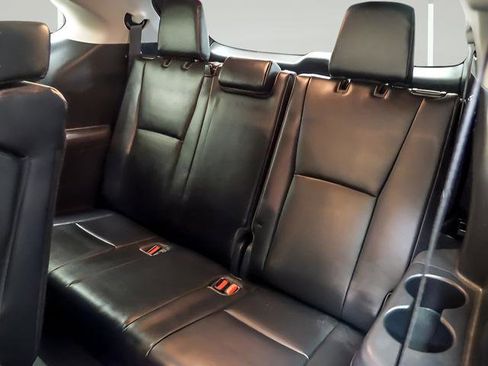 Used 2023 Toyota Highlander XLE image 13