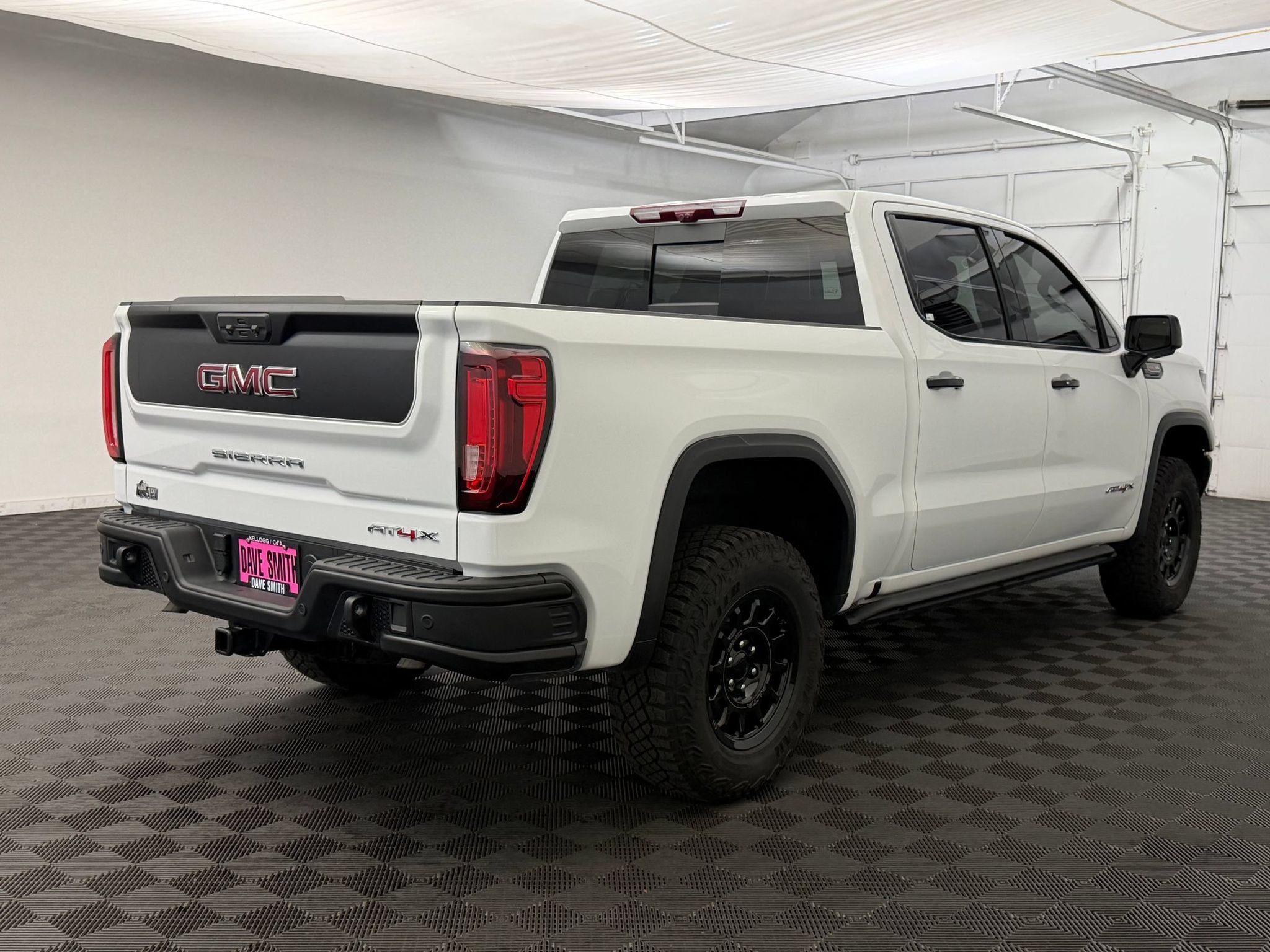 Used 2024 GMC Sierra 1500 AT4X w/ AT4X AEV Edition AWD/4WD image 8