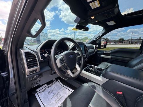 Used 2022 Ford F350 Lariat w/ Black Appearance Package AWD/4WD image 14