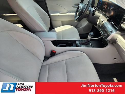 Used 2025 Hyundai Kona SEL AWD/4WD image 14