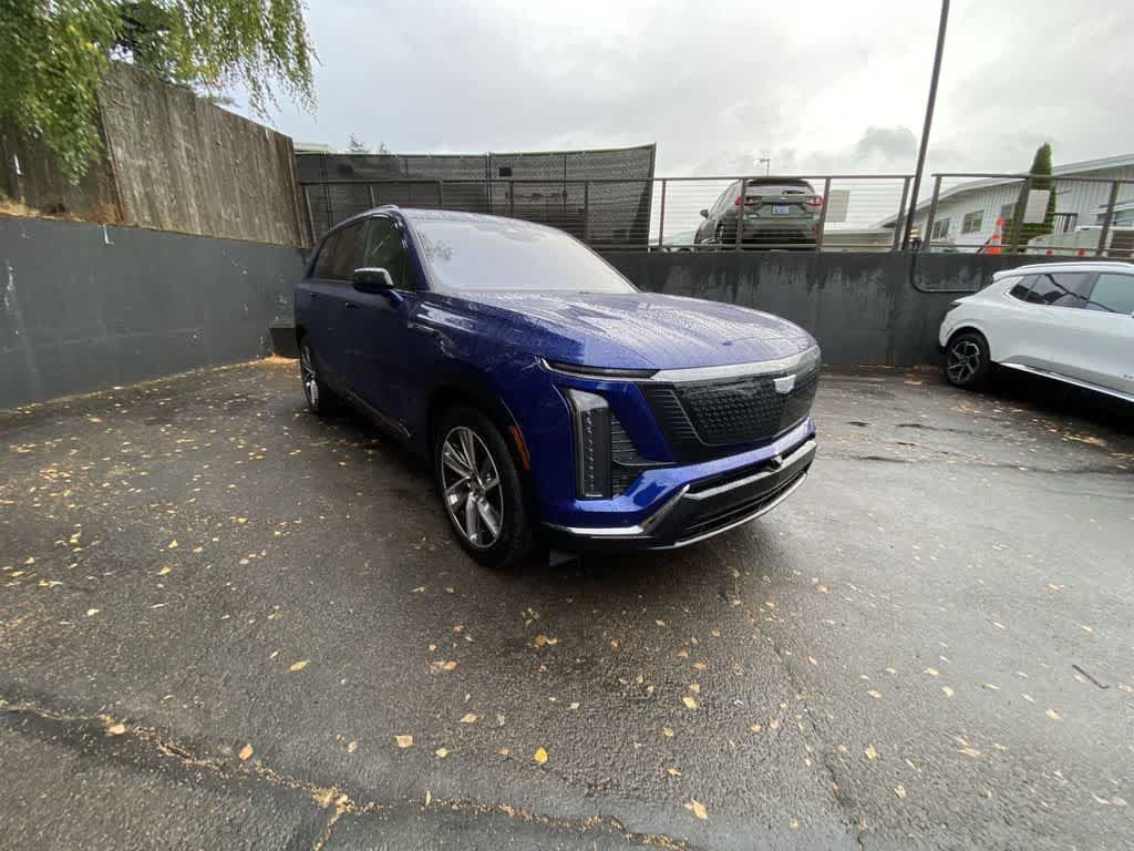 Certified 2026 Cadillac Vistiq Premium Luxury w/ LPO, Floor Liner Package AWD/4WD image 8