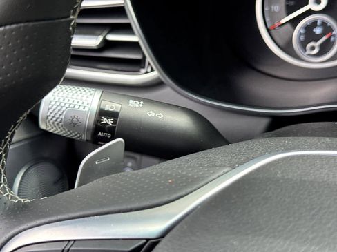 Used 2025 Genesis G70 2.5T w/ Sport Prestige Package image 21