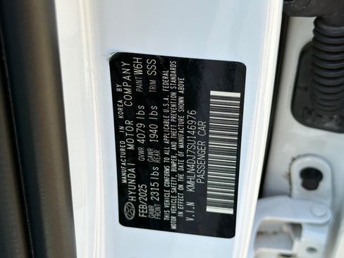 Used 2025 Hyundai Elantra Limited FWD image 39