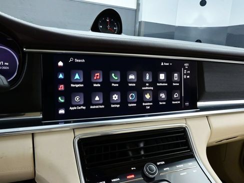 Certified 2023 Porsche Panamera 4 Platinum Edition AWD/4WD image 10