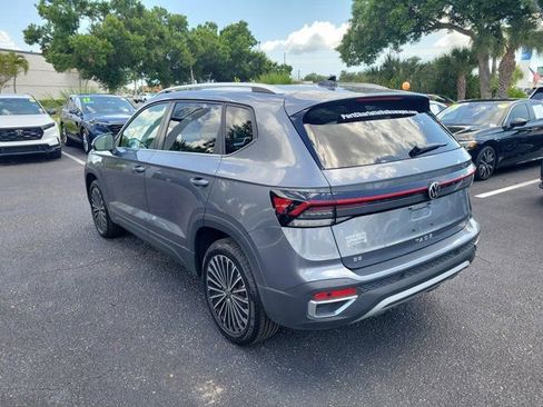 Certified 2025 Volkswagen Taos SE FWD image 31