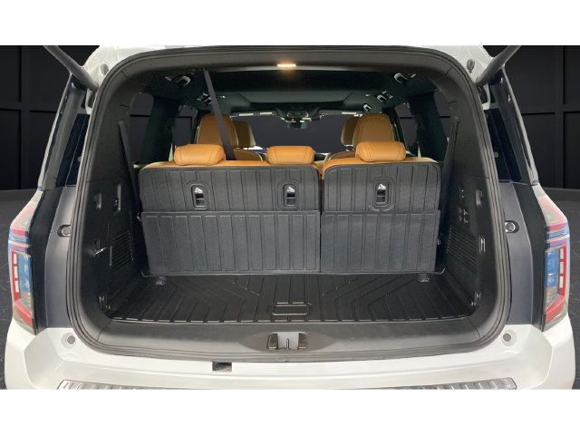 Used 2025 Nissan Armada Platinum Reserve AWD/4WD image 27