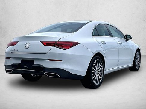 Used 2022 Mercedes-Benz CLA 250 image 2