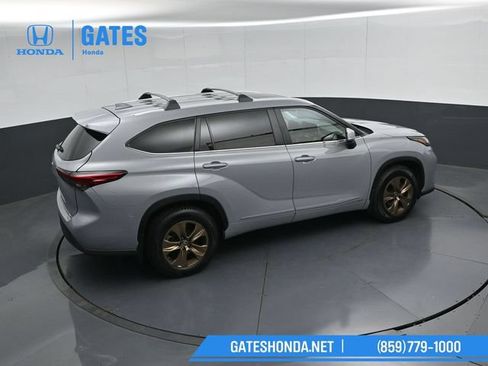 Used 2023 Toyota Highlander Bronze Edition AWD/4WD image 49