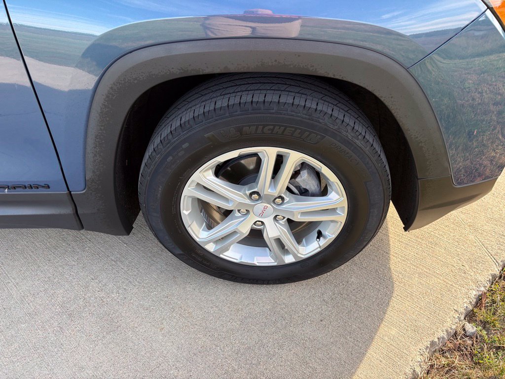 Used 2024 GMC Terrain SLE w/ Driver Convenience Package FWD image 50