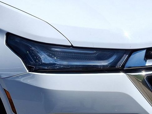 Used 2022 Chevrolet Traverse High Country FWD image 30
