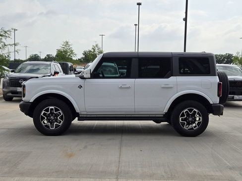 Used 2023 Ford Bronco Outer Banks AWD/4WD image 3